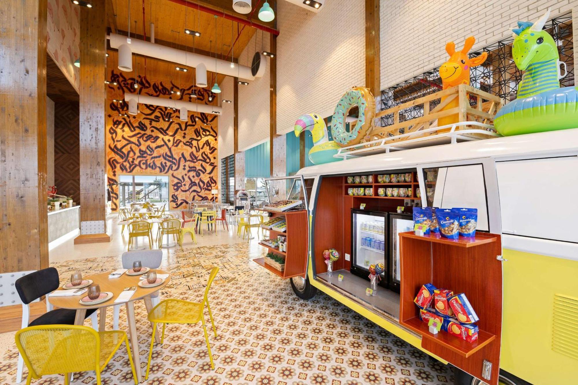 Fuwayrit Fuwairit Kite Beach, Tapestry Collection By Hilton מראה חיצוני תמונה
